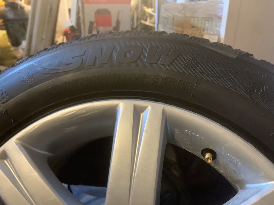 Janta roti originale audi 16 inch cu anvelope cauciuc iarna 225/55/16