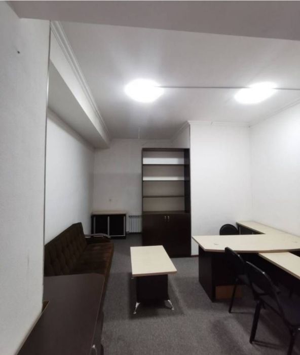 Юнусабад-2 квартал Сдаётся офис с мебелью!