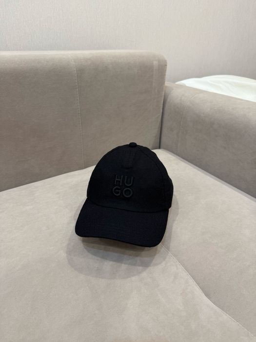 Мужская зимняя бейсболка HUGO
