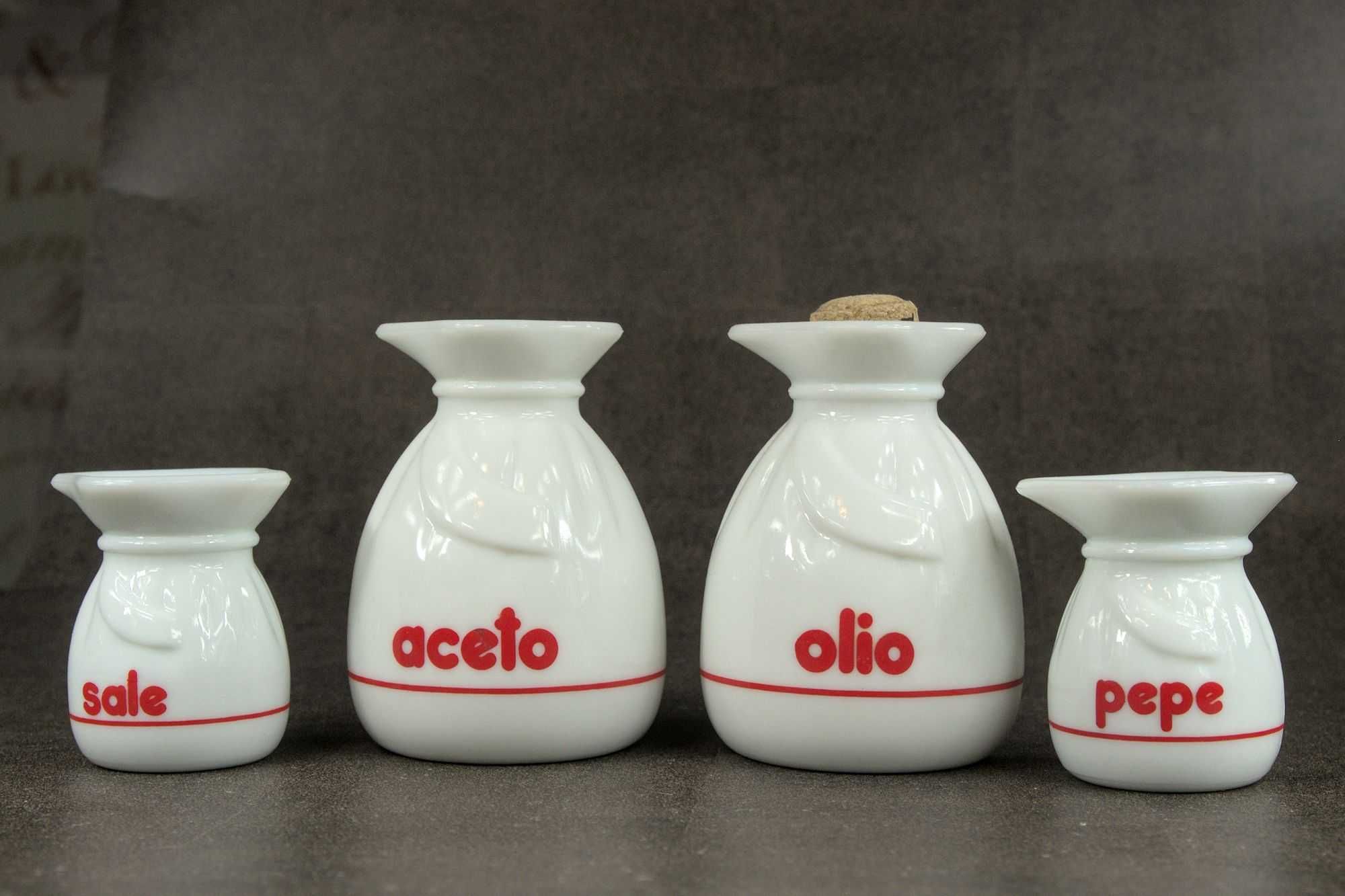 Oliviera milk glass/opalina vintage Olio+Aceto