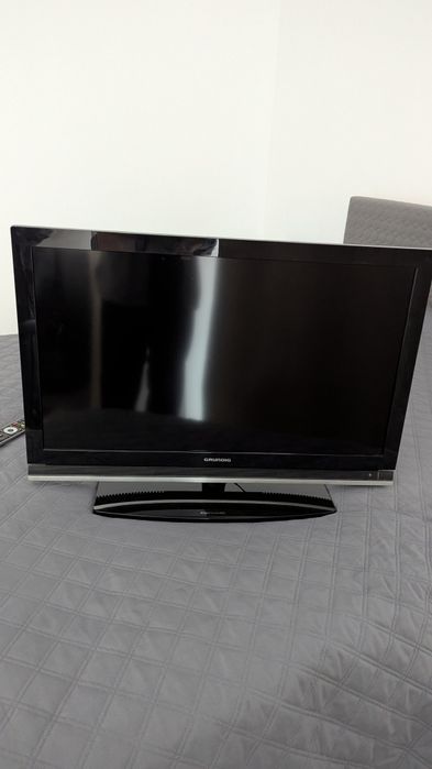 Tv Grundig, diagonală 82 cm