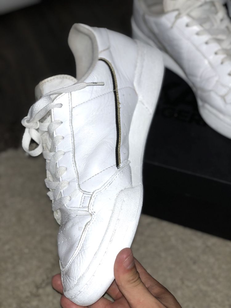 Adidas continental