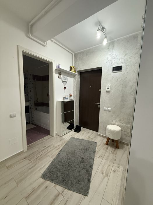 Inchiriez aparatament 2 camere tip studio