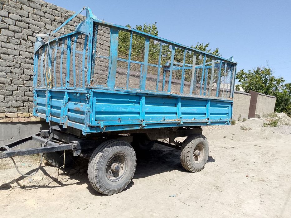 Yumz traktor sotiladi