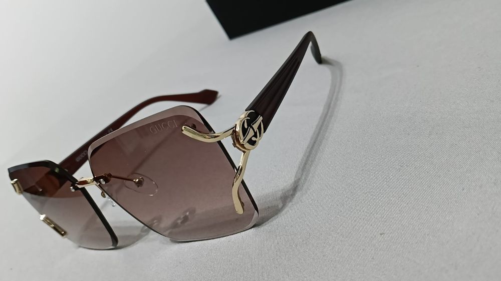 Ochelari de soare noi