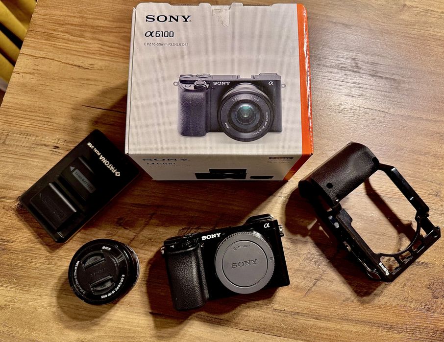 Aparat foto Mirrorless Sony A6100 kit 16-50 mm