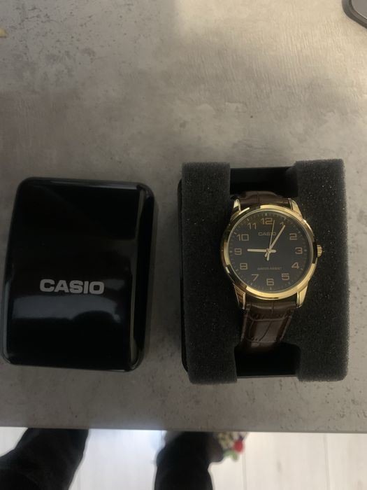 Часы Casio новый
