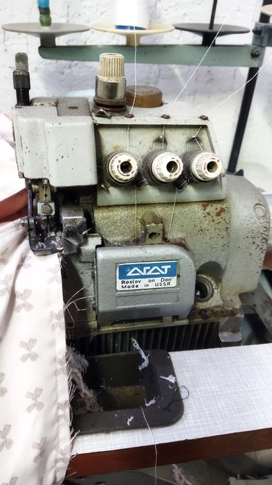 Продам оверлок,в рабочем состоянии