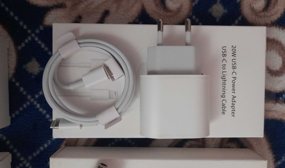 Cabluri incarcare iPhone fast charge 20w type c - lightning , noi