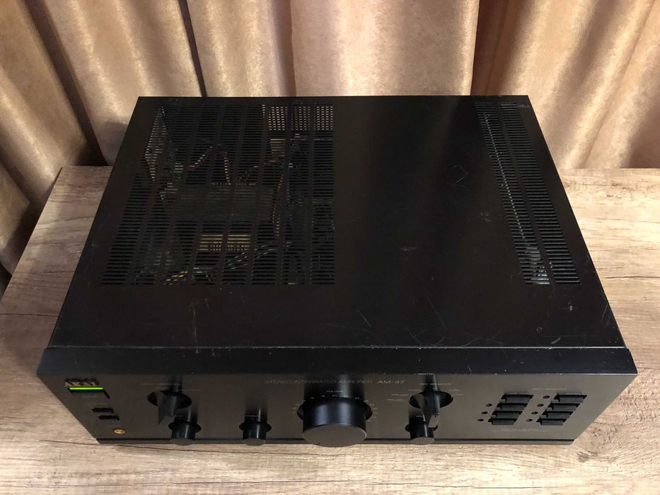 Akai AM 37 amplificator, statie