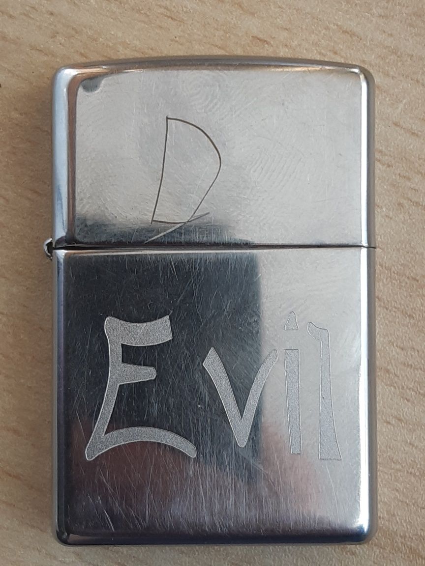 Bricheta zippo evil benzina