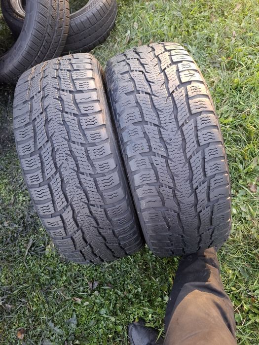 Vand 2 anvelope 225 55 17 nokian de iarna bune dot  2019