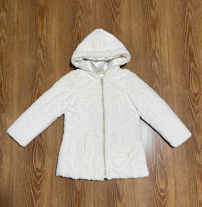 Детская шуба белая на 5-7 лет