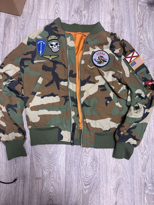 Куртка-бомбер коллаборация Альфа & барнейс