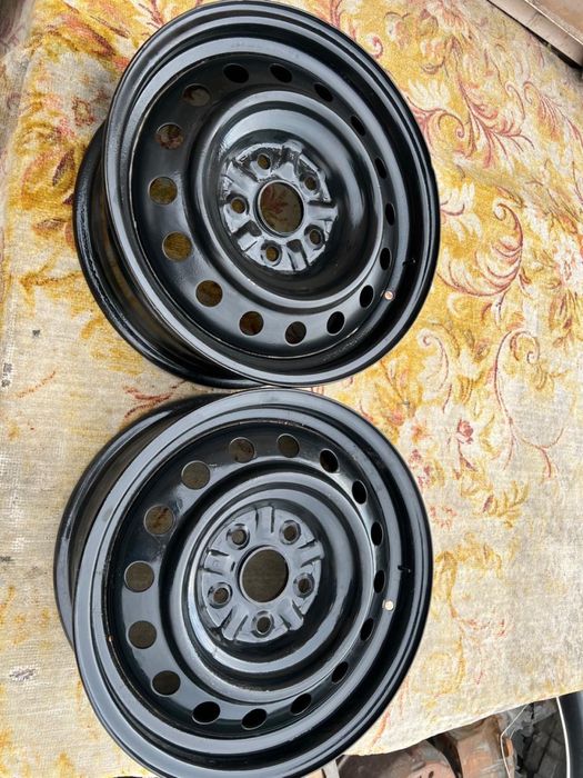 продам 16 диски на тойоту в идеальном состоянии 2 штуки