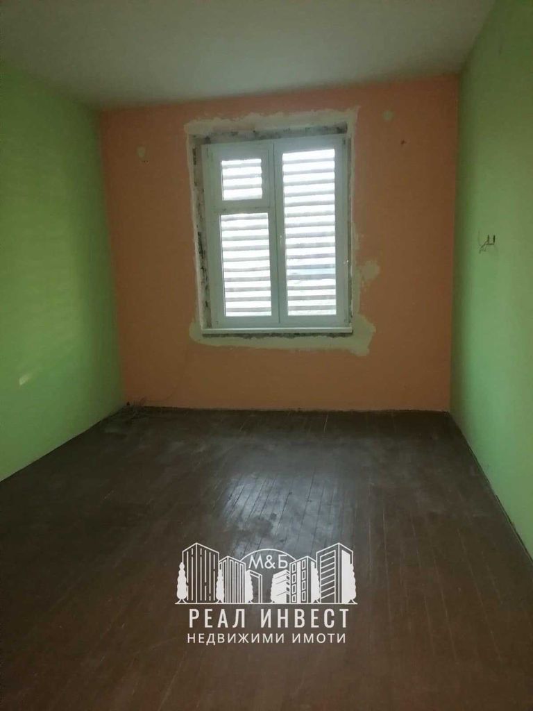 Продава се Четиристаен апартамент в Димитровград - 105000 кв.м за 0 €/кв.м - Снимка #10
