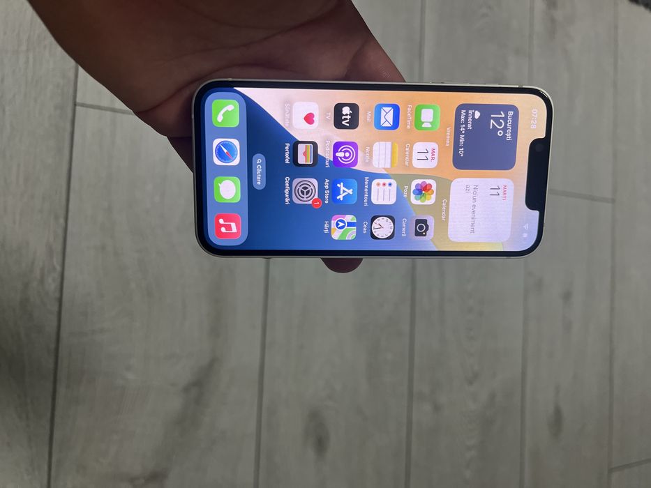 Vand iphone 13 mini White ,impecabil