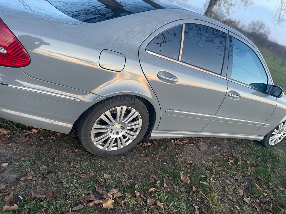 Vând Mercedez Benz E220 Avangarde