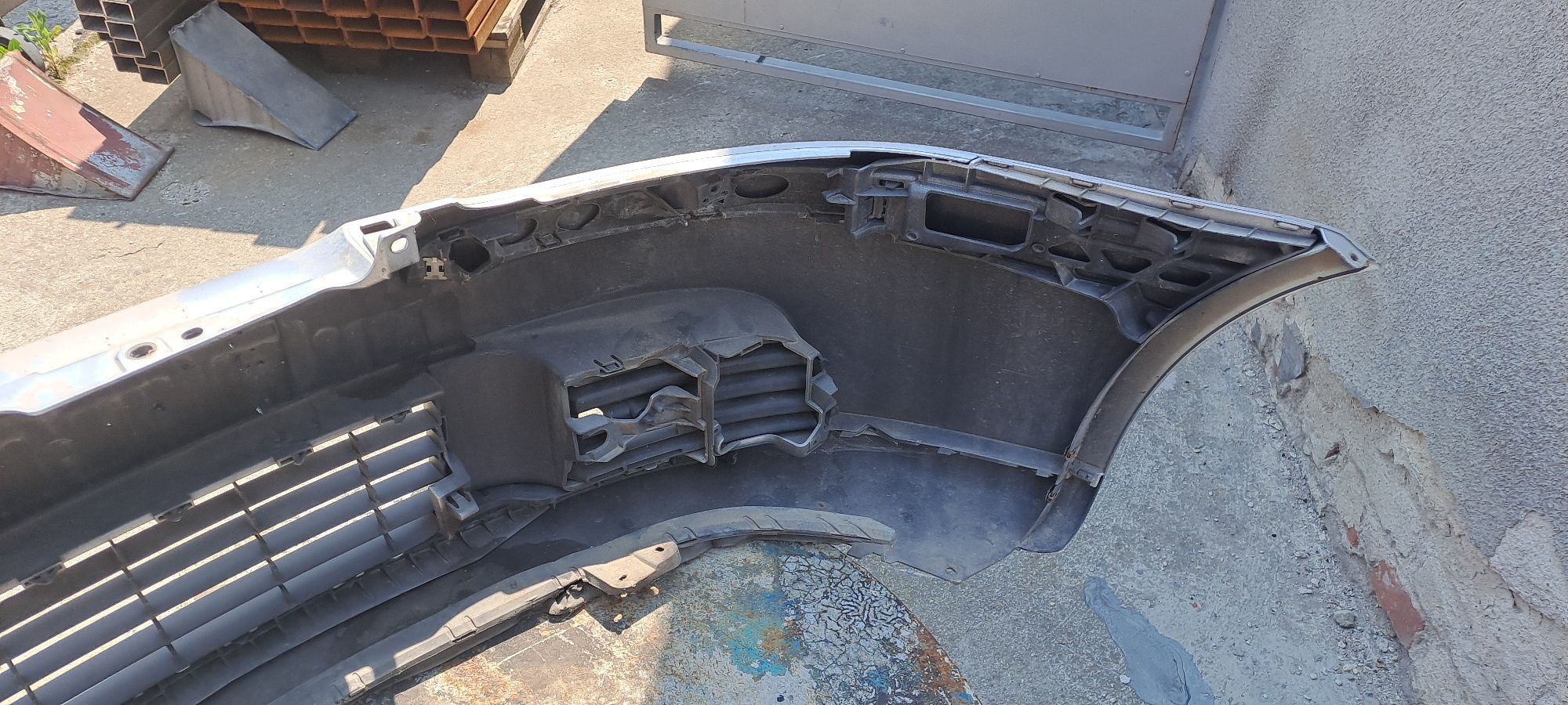 Предна броня за VW GOLF 5