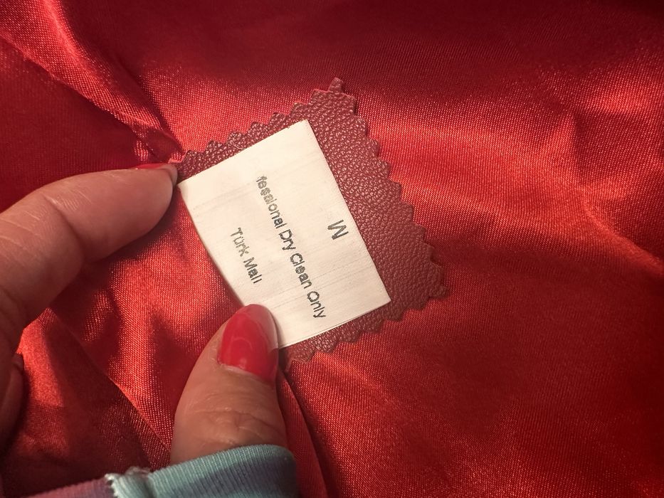 Vand geaca de piele cu blana naturala