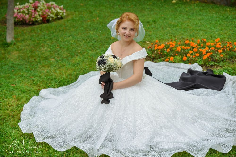 Vand rochie de mireasa