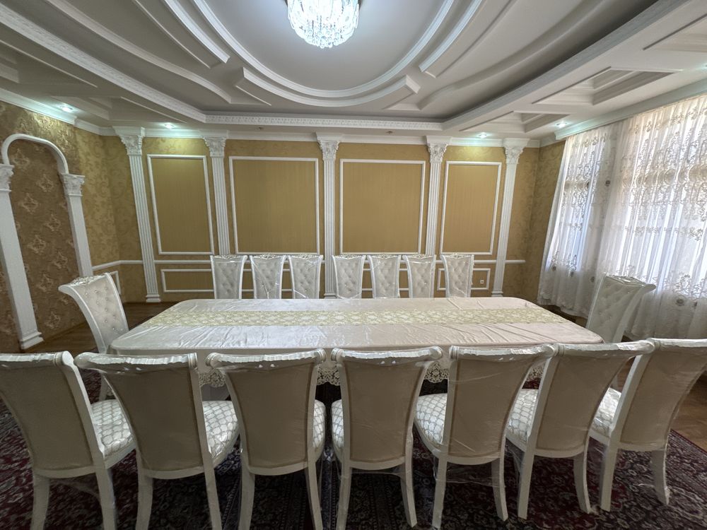 Срочно продается стол и стулья для 16 персон