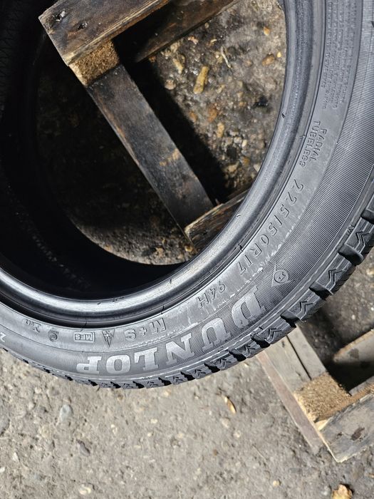 2 anvelope iarna 225 50 17 Dunlop Runflat