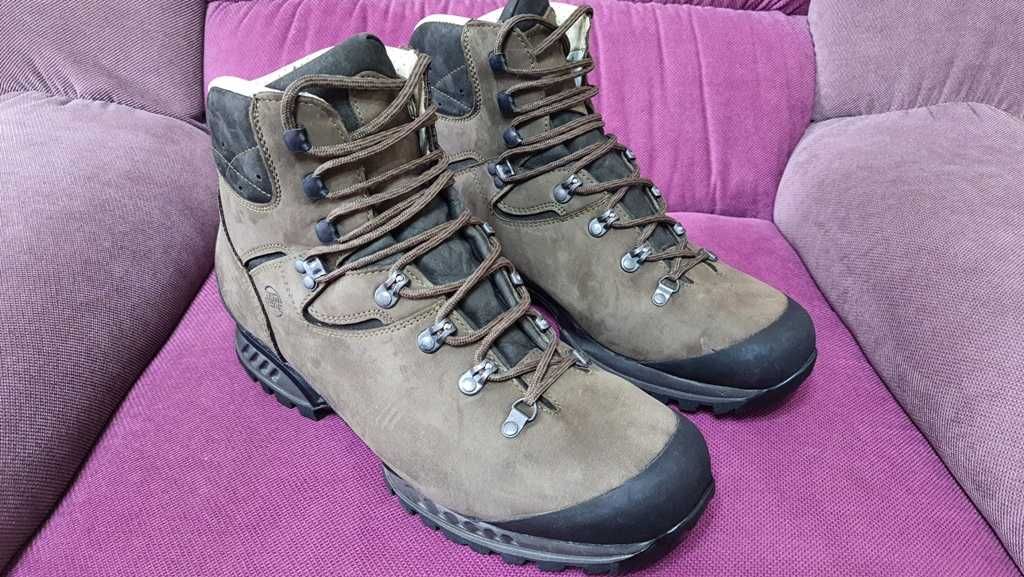 Ghete trekking vanatoare de la HANWAG Tatra 2 marimea 48,5
