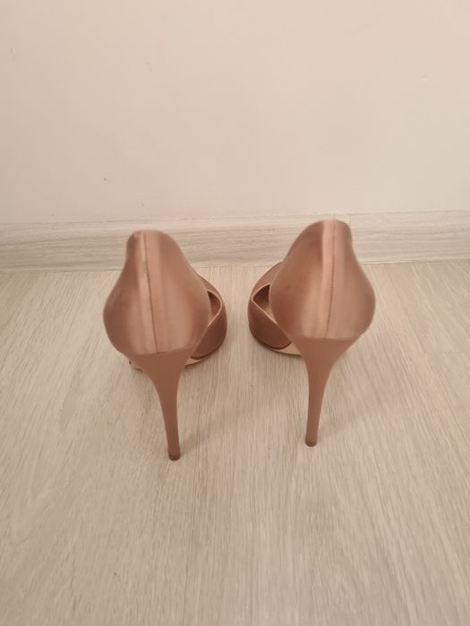 Vând pantofi dama de la Sergio Levantesi