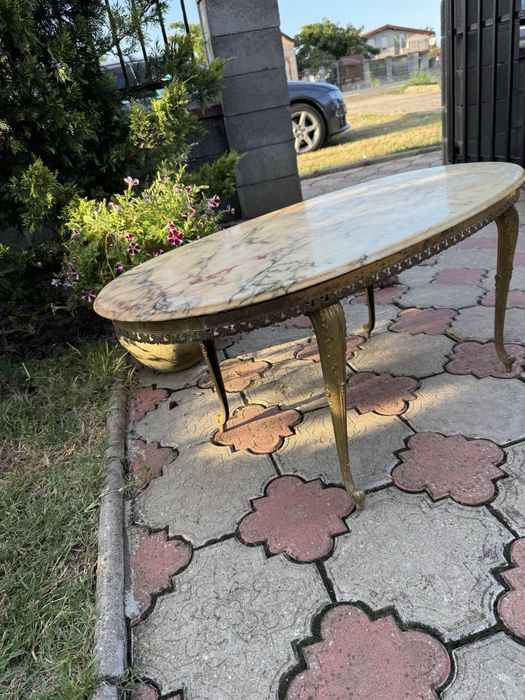 Masuta din bronz cu blat de marmură
