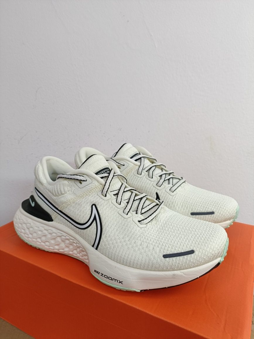 Nike Zoom Invincible Run Flyknit 2 номер 40