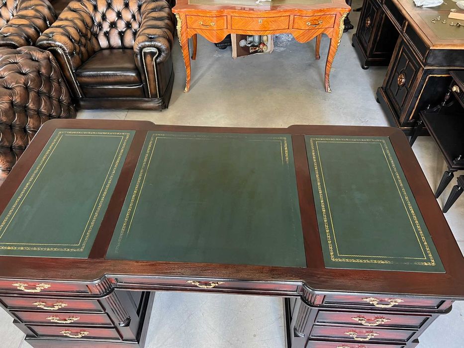 Birou clasic+Scaun Chesterfield!