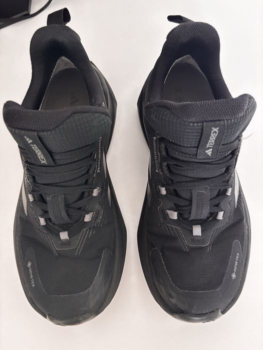 Adidas Terrex туристически обувки с Gore-tex мембрана