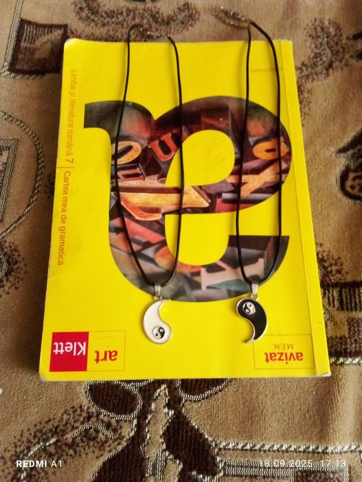 Vând doua lănțișoare