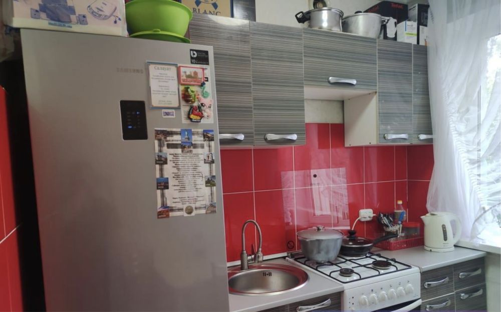 Продаю 3 комнатную квартиру в Пришахтинске