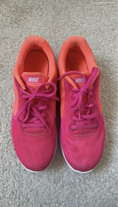 Nike Revolution 3