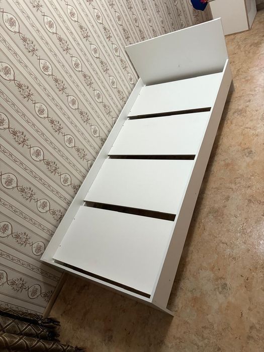 Продам кровать 90×200