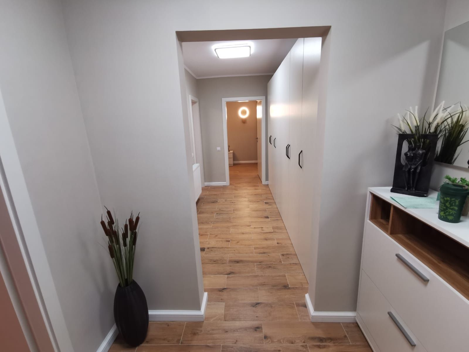 Proprietar vand ap. 2 camere, Mihai Viteazu 57 mp, finisat premium