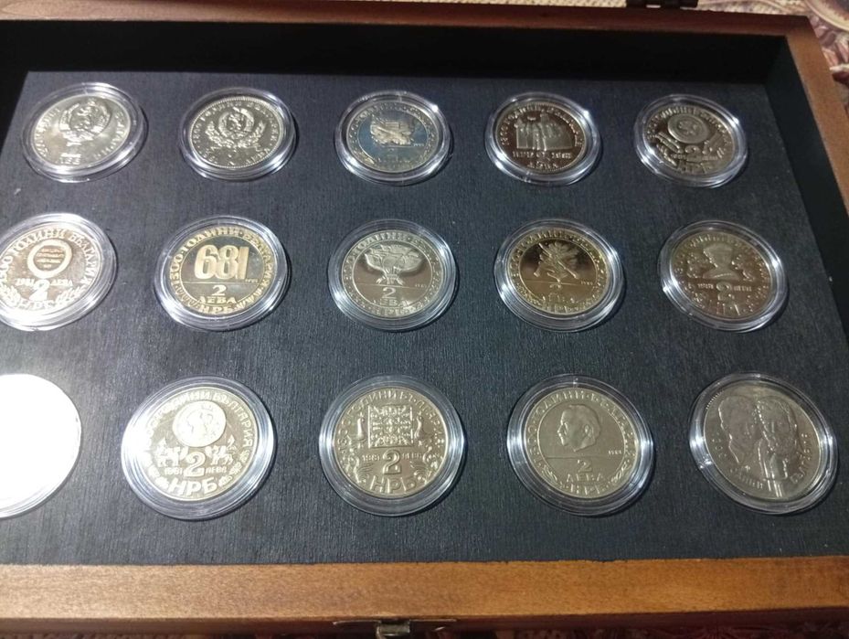 Кутия с лот 15 броя монети 1300 години България