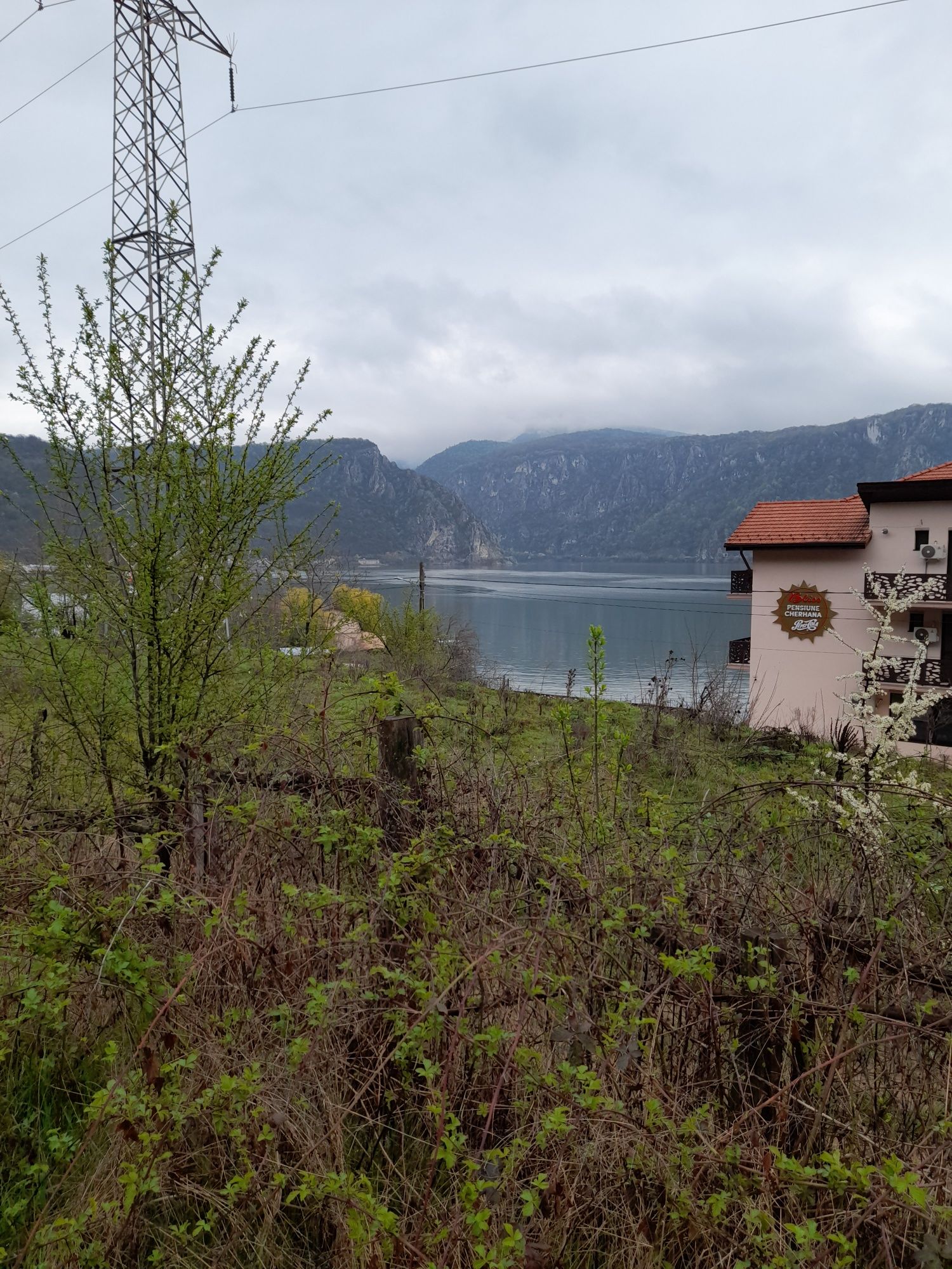 Teren de vânzare in golful dubova