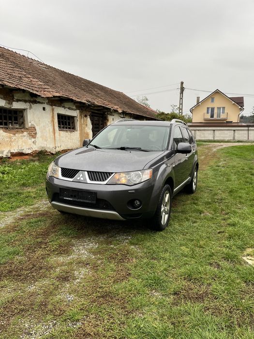 Vând Mitsubishi Outlander 2.0 d 4x4