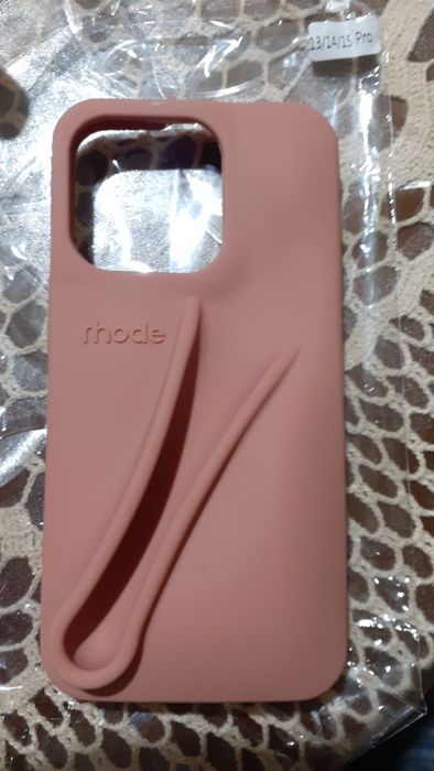 Rhode peptide lip tint гланц Lemontini 
Кейс Rhode за Iphone 14/15/16