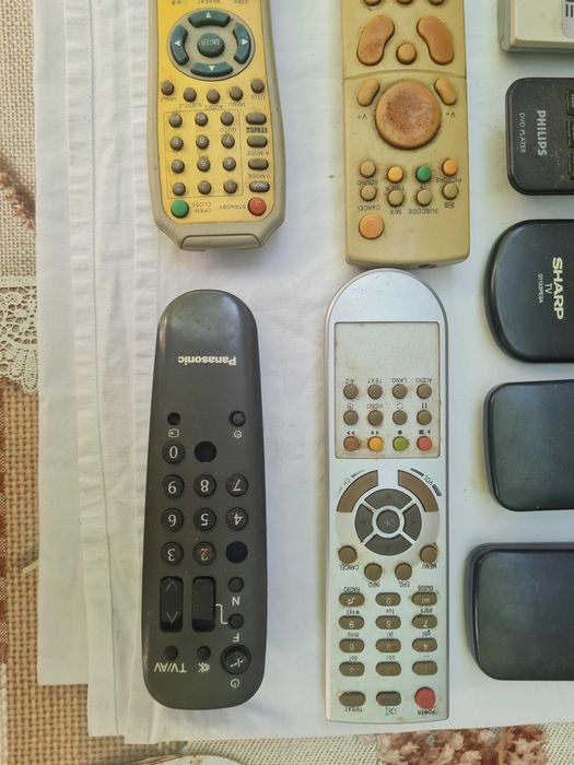 38 бр. дистанционни за продажба от колекцията ми