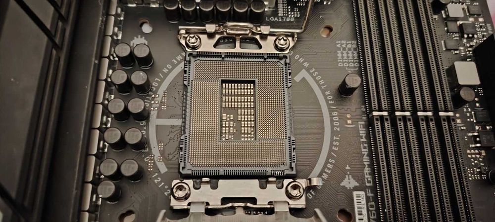 Дънна платка ASUS ROG Strix B760-F Gaming WiFi DDR5