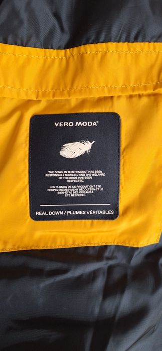 Топло зимно яке на Vero moda с естествен патешки пух.