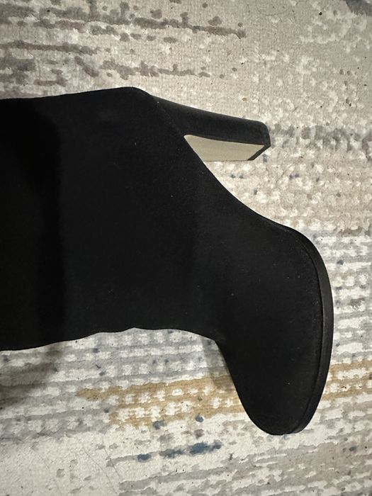 Продам сопаги с каблуком , натуральный замшевые