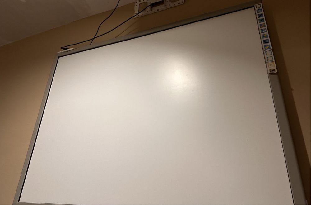 Pachet tabla interactiva + videoproiector Optoma