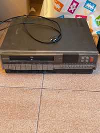 Видеокасетофон TELEFUNKEN VHS с касетки с филми с него и DVD AKAI
