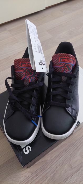 ADIDAS нови кожени сникърси/маратонки/обувки, оригинални, с етикет, 35