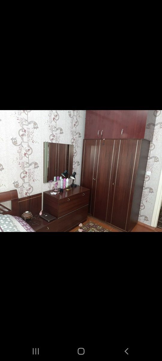 Продаётся спальный гарнитур.